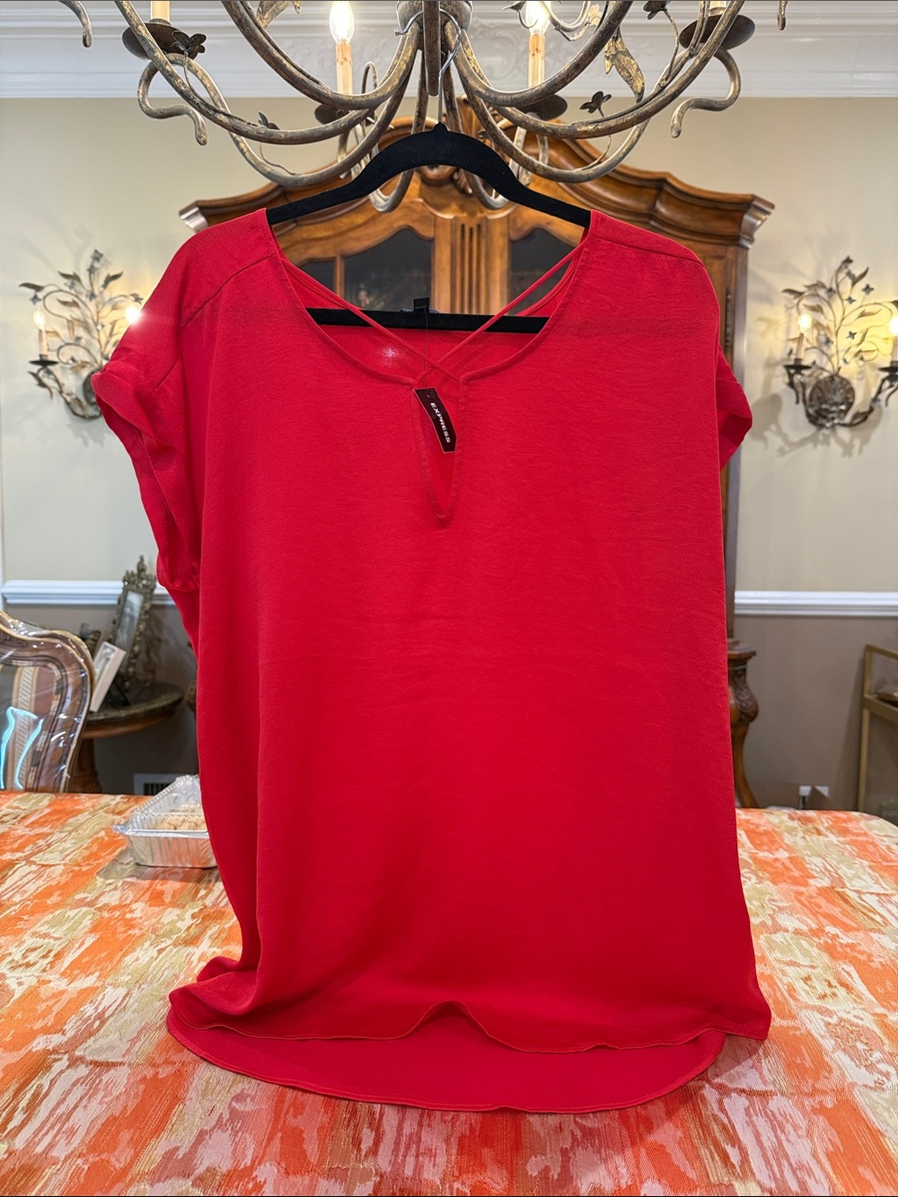Express Women’s Red Short Sleeve Keyhole Top
